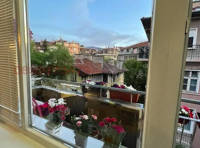 Top Center Art Deluxe Apartment Near To Aleksander Nevsky Cathedral Apartament Sofia